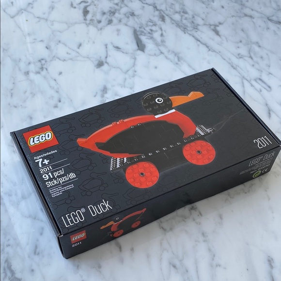 LEGO • Collector Item • 2011 Employee Gift • Duck Building Set • Sealed - Picture 6 of 6